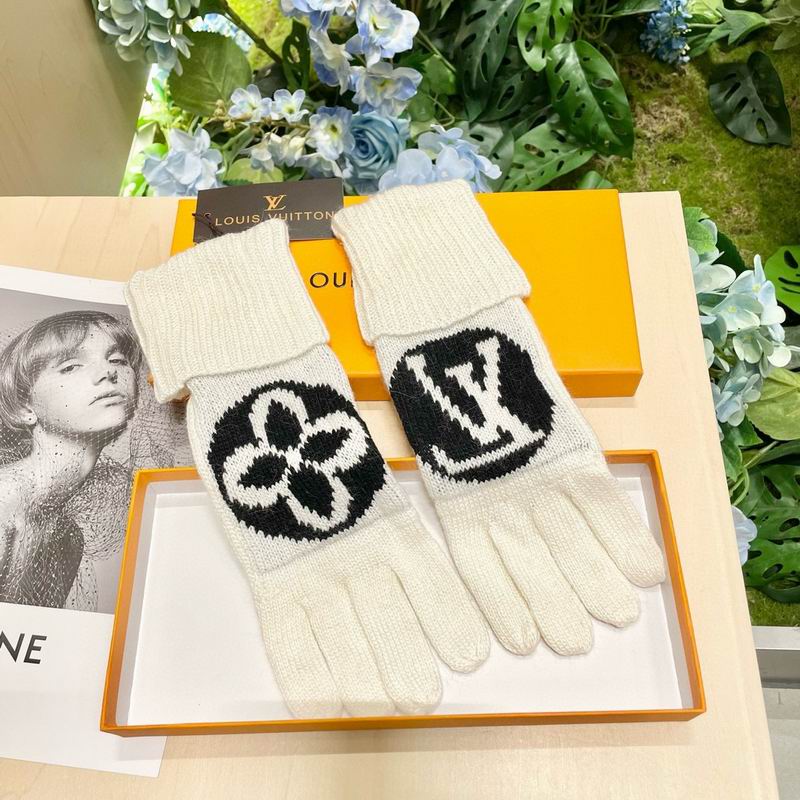 LV Gloves 102617